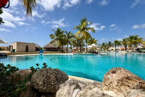 Ground-Floor 1-Bedroom Condo in Fishing Lodge | Pool-front & Fully Furnished