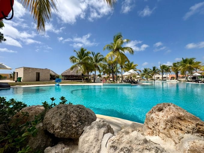 Ground-Floor 1-Bedroom Condo in Fishing Lodge | Pool-front & Fully Furnished